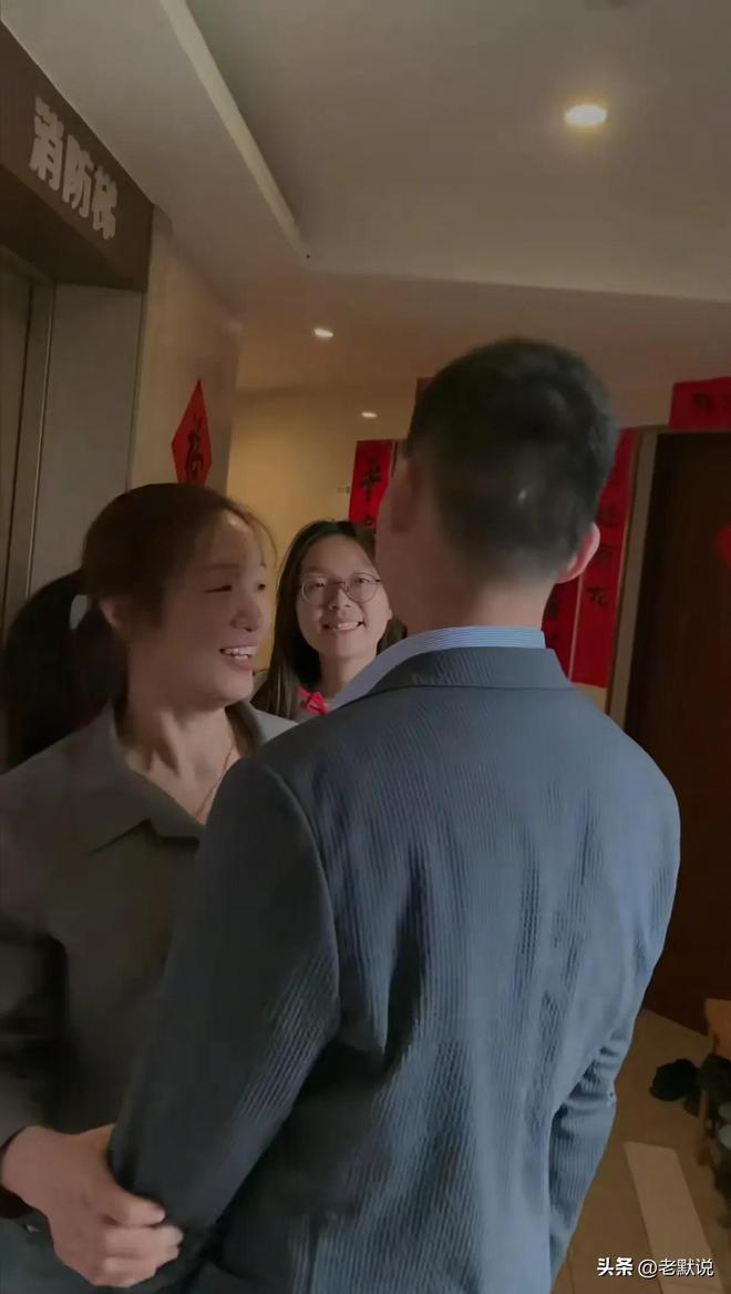 官宣直播带货5年前每天喝一瓶胶原蛋白！不朽情缘游戏手机版专割穷人！谢浩男妈妈(图11)