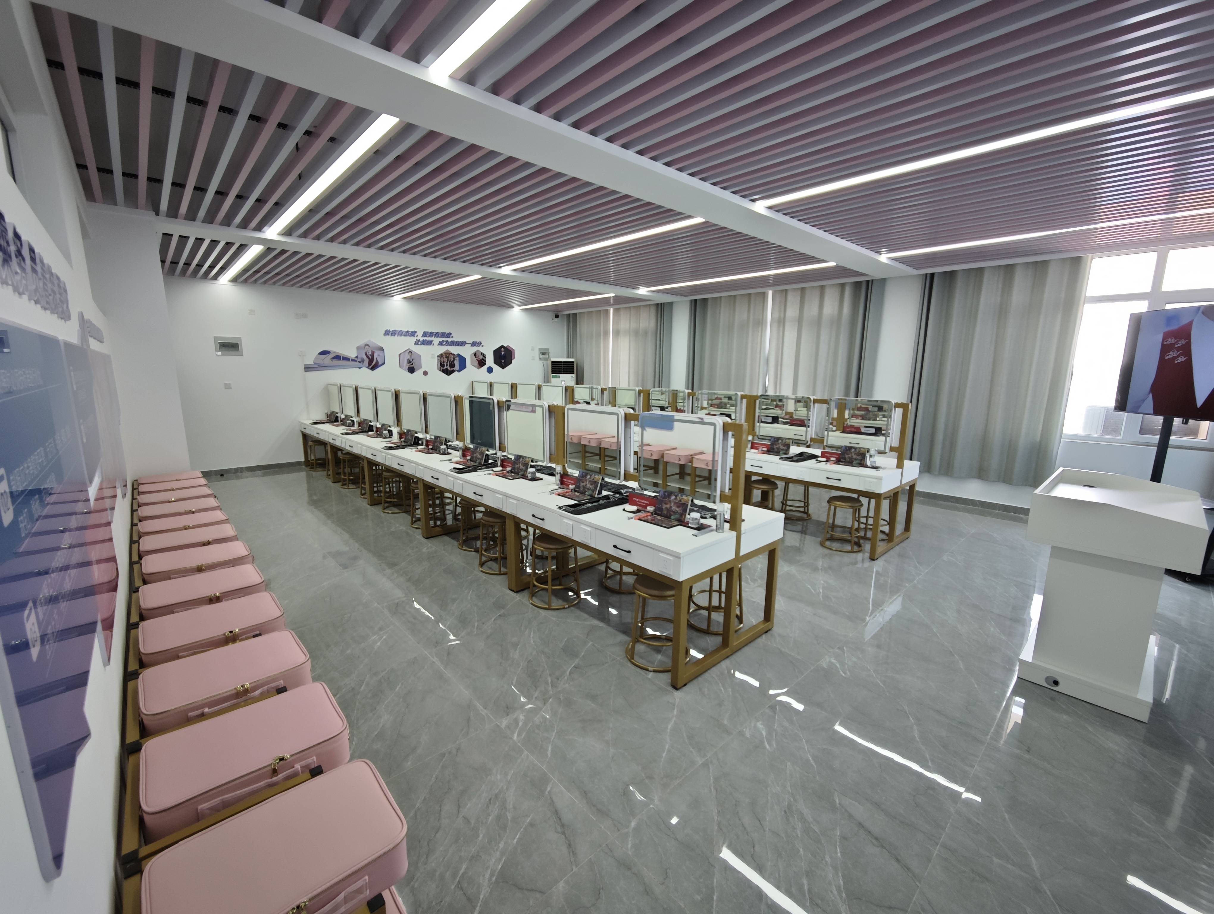 培训性价比高的美妆培训学校推荐不朽情缘电子游戏漫谈专业美妆(图2) 培训性价比高的美妆培训学校推荐不朽情缘电子游戏漫谈专业美妆(图2)